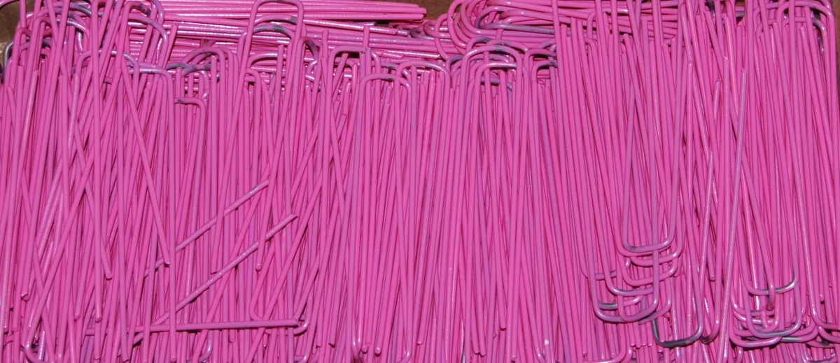 Evergreen Pink Sod Staples Box of 1000 JFM Golf