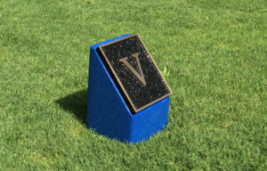 Golf vertical wedge tee marker with bronze plaque